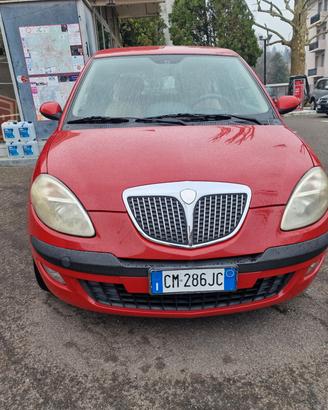 Lancia Ypsilon 1.4 16V Platino