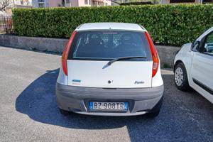 Auto fiat punto