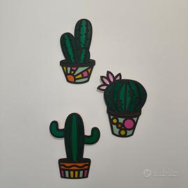 Set 3 cactus decorativi in legno dipinti a mano  