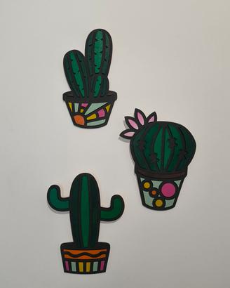 Set 3 cactus decorativi in legno dipinti a mano  