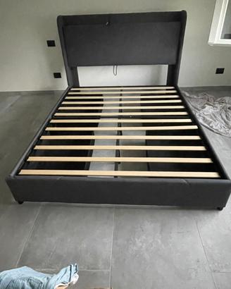Letto matrimoniale con cassetti e materasso