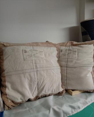 Cuscini imbottiti in stile shabby-chic
