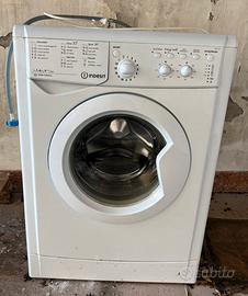 Lavatrice Indesit IWC61052 Classe A++