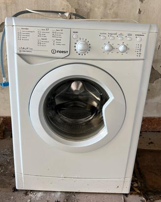 Lavatrice Indesit IWC61052 Classe A++
