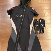 Muta sub, mutino e guanti