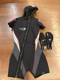 Muta sub, mutino e guanti