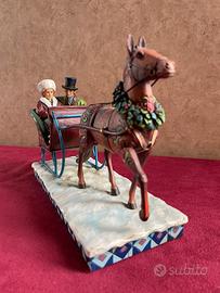 Scultura in resina coppia in carrozza