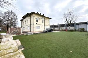 CASA INDIPENDENTE A CAMPOSANTO