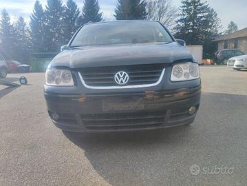 PARAURTI ANTERIORE PER VW TOURAN 1T ANNO 2005