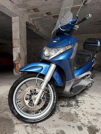 Piaggio Beverly 250 + bauletto 40 lit + parabrezza
