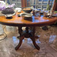 Tavolino ovale inglese intarsiato in mogano  ‘800