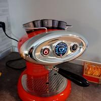 Macchina caffè Illy.