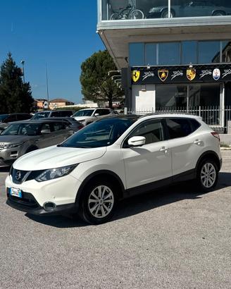 Nissan Qashqai 1.5 dci 110cv TETTO NAVI GARANZIA