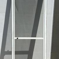 Zanzariere a battente disponibili per sgombero