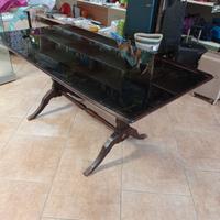 Tavolo in legno e piano vetro