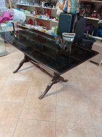 Tavolo in legno e piano vetro