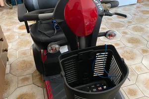 Scooter elettrico per anziani e disabili