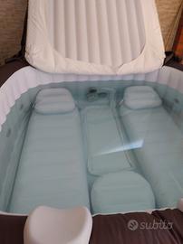 piscina idromassaggio 