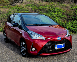 Toyota Yaris 1.5 Hybrid 5P " Red edition"