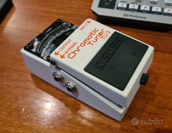 BOSS TU3 chromatic tuner