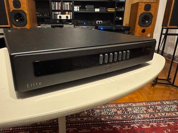 Amplificatore Integrato QUAD Elite.