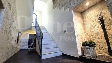Stabile/Palazzo Triggiano [Cod. rif 3313886VRG]