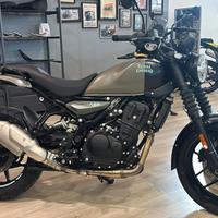 Royal Enfield Guerrilla 450 Shadow Ash Green 2026