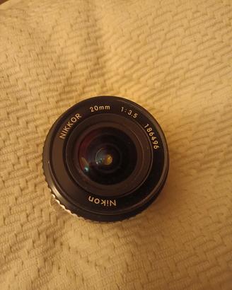 obiettivo  20mm nikon