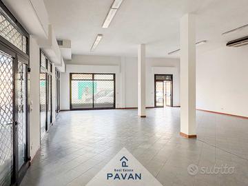 Ampio Locale Commerciale ad alta visibilità