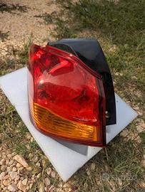Fanale posteriore sin, Mitsubishi Asx, vetro rotto