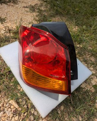 Fanale posteriore sin, Mitsubishi Asx, vetro rotto