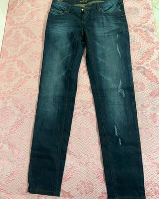 Jeans Only