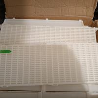 ISOLATORE per regina completo di favo da melario