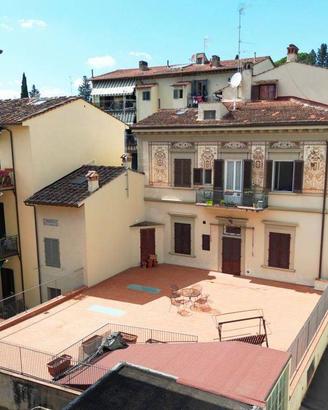 Appartamento di 459 m² con 3 locali e box auto a F