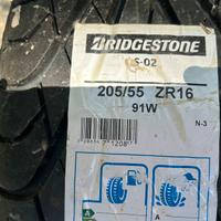 Gomme Auto Bridgestone S 02