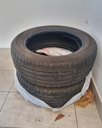 due gomme Bridgestone 255/55 R 18  98V