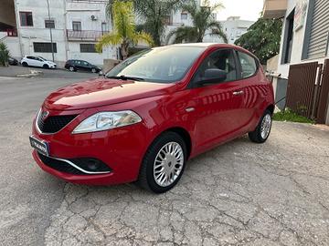 Lancia Ypsilon 1.2 69 CV 5 porte Gold