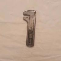 Antica chiave inglese registrabile