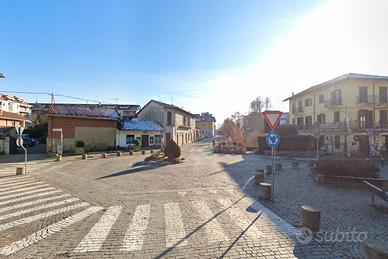 Piossasco casa semi indipendente con giardino