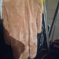 Cappotto doppiopetto femminile in montone vintage