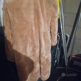 Cappotto doppiopetto femminile in montone vintage