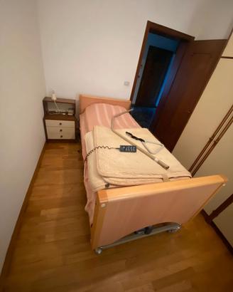 Letto automatico con sponde