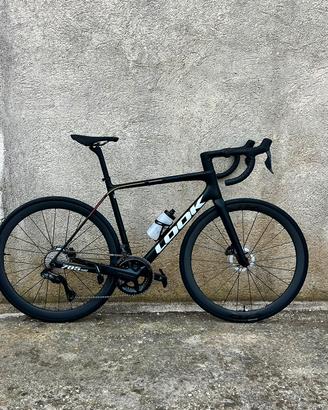 Bici da corsa,look carbonio