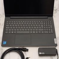 PC Portatile / Notebook Lenovo V15 G5 IRL 15.6" i7