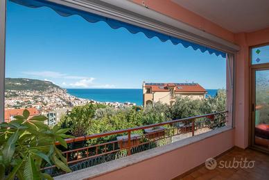 Trilocale ristrutturato in Salita alla Croce