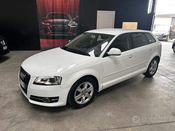 Audi A3 1.6 TDI 105 CV CR Attraction