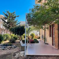 Bilocale con giardino