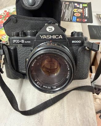 Macchina fotografica Yashica F-X3