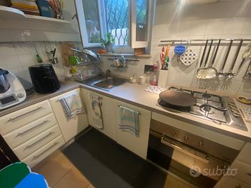 Cucina completa per trasloco