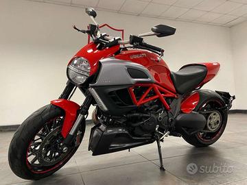 Ducati Diavel red abs 2011